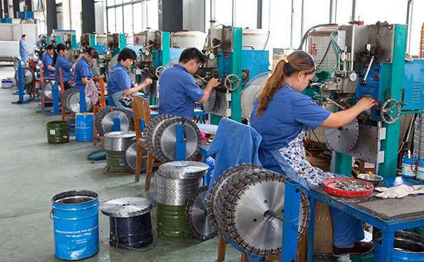 金剛石鋸片在石材礦山開(kāi)采中的應(yīng)用 金剛石鋸片在石材礦山開(kāi)采中的應(yīng)用