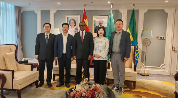 埃中商務(wù)論壇聚焦埃中經(jīng)貿(mào)發(fā)展與投資機(jī)遇,湖北昌利公司受邀參加埃中商務(wù)論壇! 埃中商務(wù)論壇聚焦埃中經(jīng)貿(mào)發(fā)展與投資機(jī)遇,湖北昌利公司受邀參加埃中商務(wù)論壇!