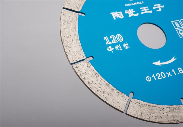 為什么用金剛石小鋸片加工出來的材料會(huì)長短不一呢?